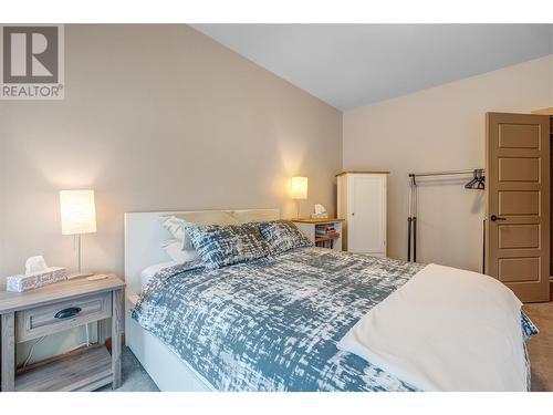 308 Creekview Road Unit# 17, Penticton, BC - Indoor Photo Showing Bedroom