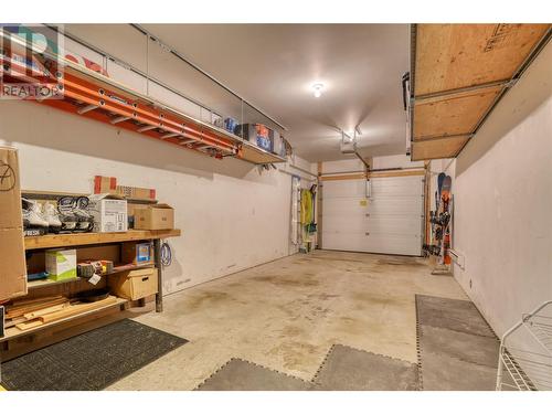 308 Creekview Road Unit# 17, Penticton, BC - Indoor Photo Showing Garage