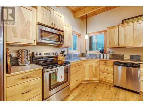 308 Creekview Road Unit# 17, Penticton, BC - Indoor Photo Showing Kitchen