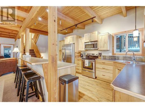 308 Creekview Road Unit# 17, Penticton, BC - Indoor Photo Showing Kitchen