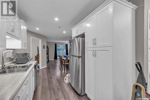 2101 104 Willis Crescent, Saskatoon, SK - Indoor Photo Showing Kitchen With Double Sink