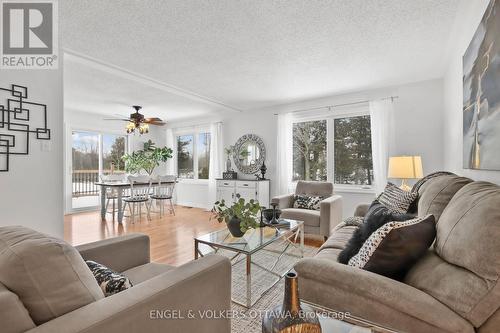 313 Davis Side Road, Beckwith, ON - Indoor Photo Showing Living Room