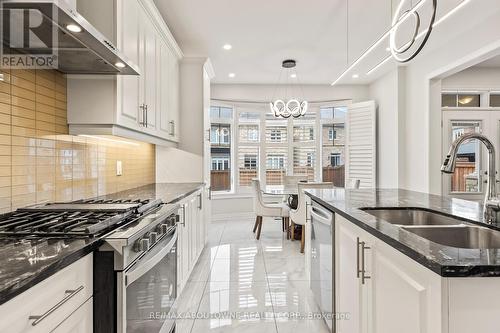 3298 Charles Fay Pass, Oakville, ON - Indoor Photo Showing Kitchen With Double Sink With Upgraded Kitchen