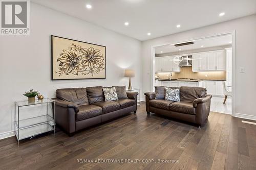 3298 Charles Fay Pass, Oakville, ON - Indoor Photo Showing Living Room