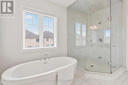 3298 Charles Fay Pass, Oakville, ON - Indoor Photo Showing Bathroom