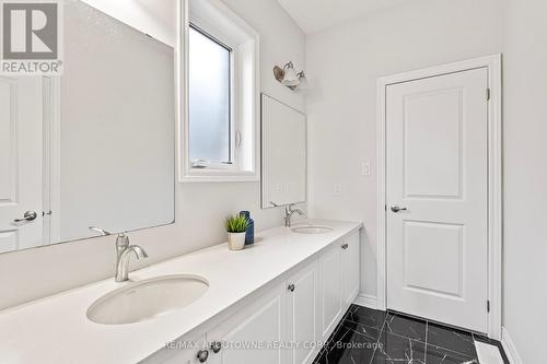 3298 Charles Fay Pass, Oakville, ON - Indoor Photo Showing Bathroom