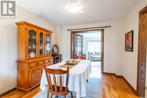 3210 Victoria Street, Oakville, ON - Indoor Photo Showing Dining Room