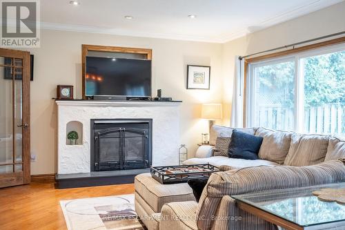 3210 Victoria Street, Oakville, ON - Indoor Photo Showing Living Room With Fireplace