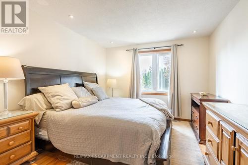 3210 Victoria Street, Oakville, ON - Indoor Photo Showing Bedroom