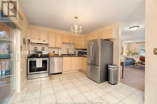 2820 Robillard, Windsor, ON - Indoor Photo Showing Kitchen