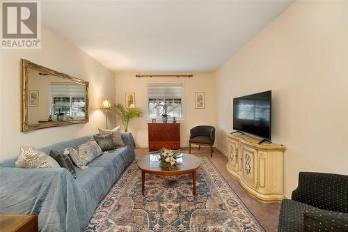 2820 Robillard, Windsor, ON - Indoor Photo Showing Living Room