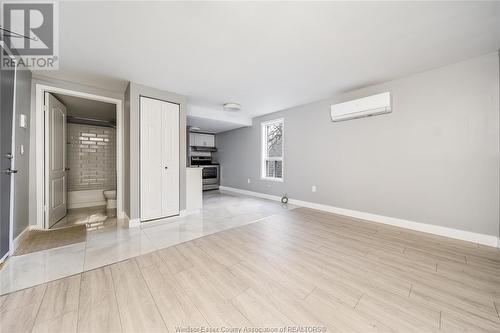 1219 Monmouth, Windsor, ON - Indoor Photo Showing Other Room