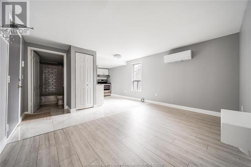 1219 Monmouth, Windsor, ON - Indoor Photo Showing Other Room