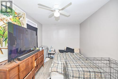 41 Albert Street, Welland, ON - Indoor Photo Showing Bedroom