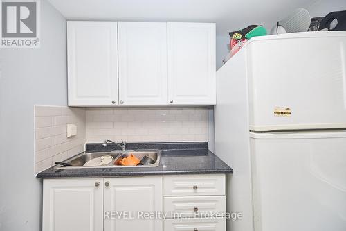 41 Albert Street, Welland, ON - Indoor Photo Showing Kitchen With Double Sink