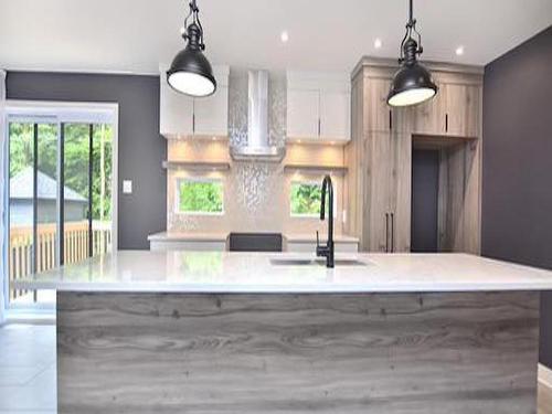 Kitchen - 72 Rue Guy-Lauzon, Coteau-Du-Lac, QC - Indoor Photo Showing Kitchen