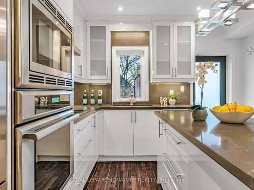 235 Bain Ave, Toronto, ON - Indoor Photo Showing Kitchen With Upgraded Kitchen