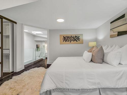 235 Bain Ave, Toronto, ON - Indoor Photo Showing Bedroom