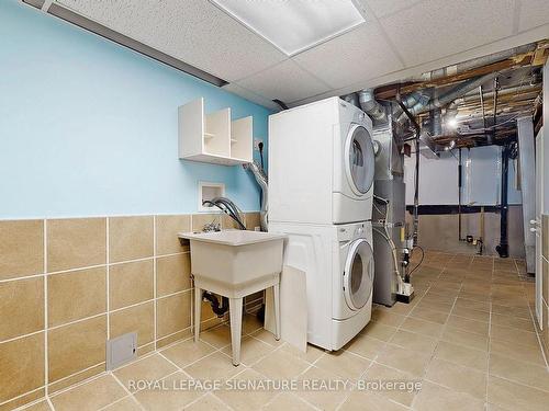 22 Linton Crt, Markham, ON - Indoor Photo Showing Laundry Room