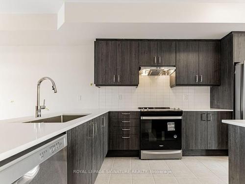 123 Seguin St, Richmond Hill, ON - Indoor Photo Showing Kitchen With Upgraded Kitchen