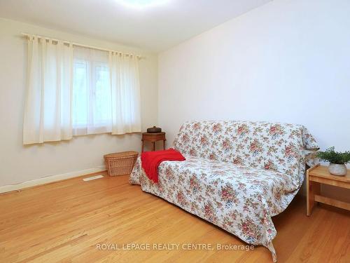 3338 Enniskillen Circ, Mississauga, ON - Indoor Photo Showing Bedroom