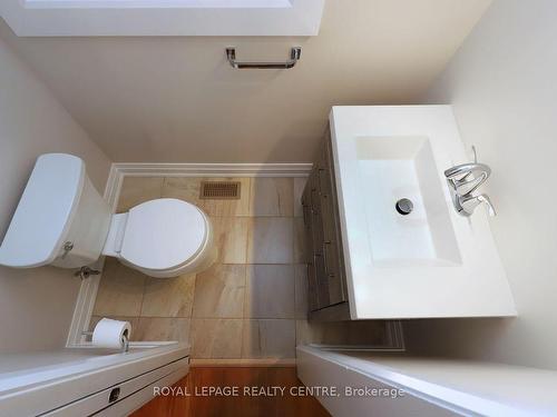 3338 Enniskillen Circ, Mississauga, ON - Indoor Photo Showing Bathroom