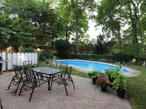 3338 Enniskillen Circ, Mississauga, ON - Outdoor With In Ground Pool With Backyard