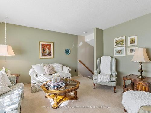 9 Norval Cres, Brampton, ON - Indoor Photo Showing Living Room