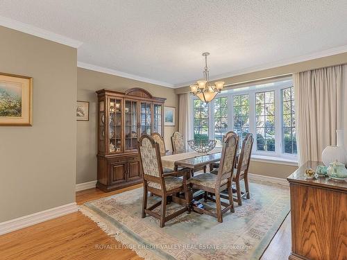 9 Norval Cres, Brampton, ON - Indoor Photo Showing Dining Room