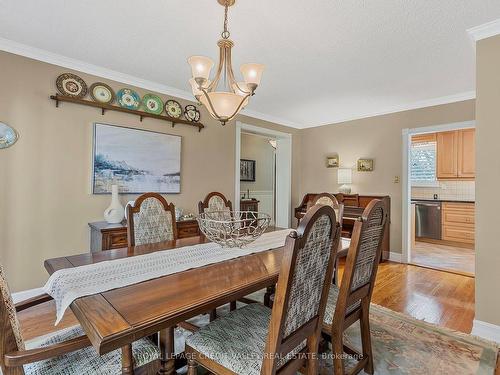 9 Norval Cres, Brampton, ON - Indoor Photo Showing Dining Room