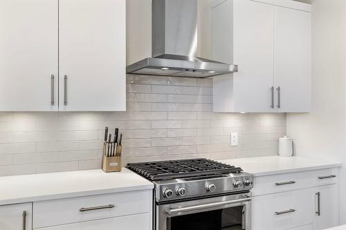 3004 Shaleview Drive, West Kelowna, BC - Indoor Photo Showing Kitchen With Upgraded Kitchen