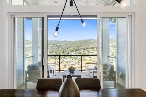 3004 Shaleview Drive, West Kelowna, BC - Indoor Photo Showing Dining Room