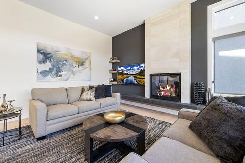 3004 Shaleview Drive, West Kelowna, BC - Indoor Photo Showing Living Room With Fireplace