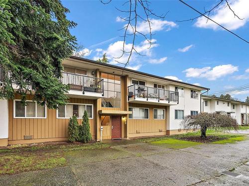 3554 Tillicum Rd, Saanich, BC - Outdoor With Balcony