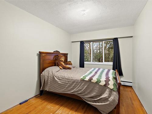 3554 Tillicum Rd, Saanich, BC - Indoor Photo Showing Bedroom