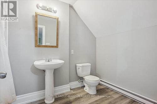 71 Maltby Road E, Guelph, ON - Indoor Photo Showing Bathroom