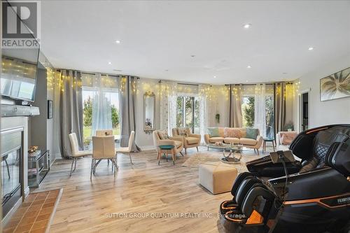 71 Maltby Road E, Guelph, ON - Indoor Photo Showing Living Room