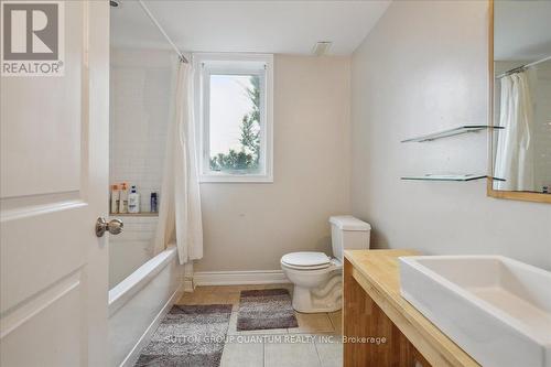 71 Maltby Road E, Guelph, ON - Indoor Photo Showing Bathroom