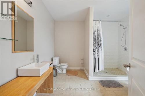 71 Maltby Road E, Guelph, ON - Indoor Photo Showing Bathroom