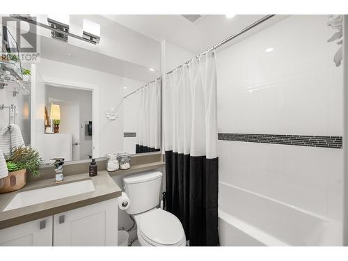 501 3399 Noel Drive, Burnaby, BC - Indoor Photo Showing Bathroom