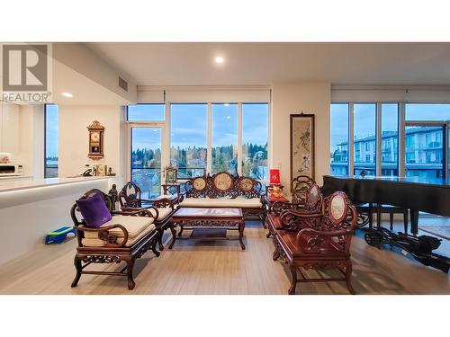 671 438 W King Edward Avenue, Vancouver, BC - Indoor Photo Showing Living Room