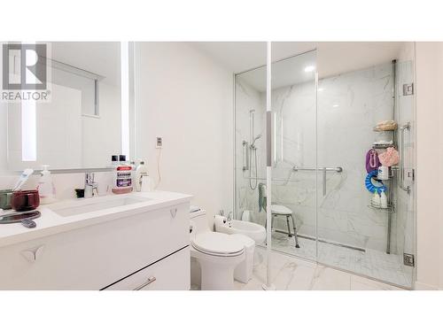 671 438 W King Edward Avenue, Vancouver, BC - Indoor Photo Showing Bathroom