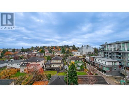 671 438 W King Edward Avenue, Vancouver, BC - Outdoor With View