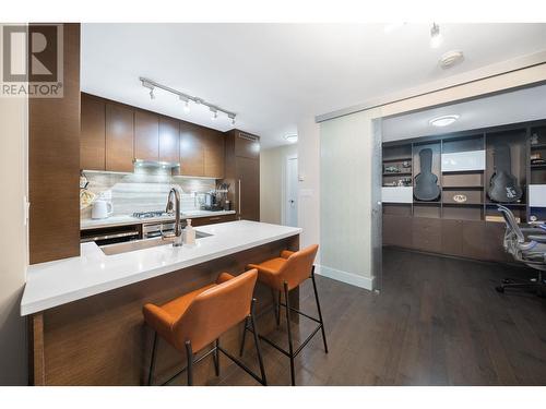 1905 535 Smithe Street, Vancouver, BC - Indoor Photo Showing Kitchen