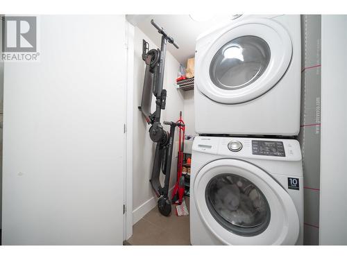 1905 535 Smithe Street, Vancouver, BC - Indoor Photo Showing Laundry Room