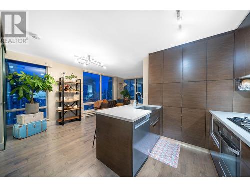 1905 535 Smithe Street, Vancouver, BC - Indoor Photo Showing Kitchen