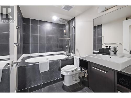 305 689 Abbott Street, Vancouver, BC - Indoor Photo Showing Bathroom