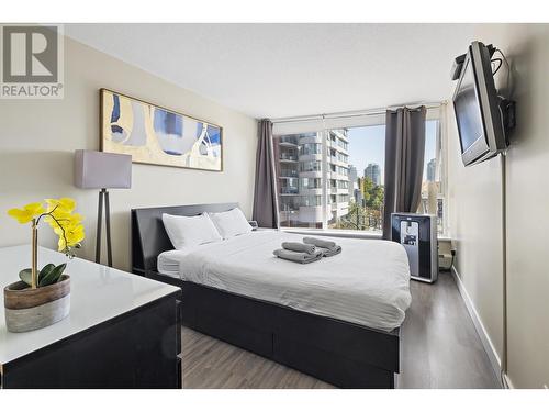 305 689 Abbott Street, Vancouver, BC - Indoor Photo Showing Bedroom