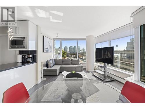 305 689 Abbott Street, Vancouver, BC - Indoor Photo Showing Living Room