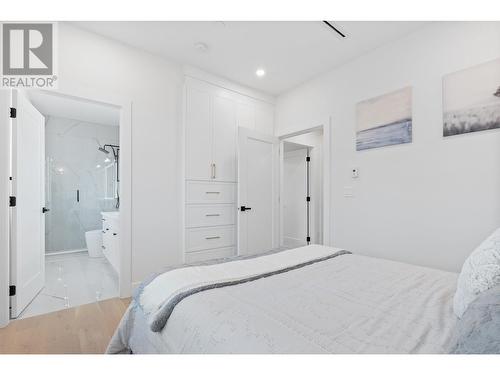 2 3260 Graveley Street, Vancouver, BC - Indoor Photo Showing Bedroom